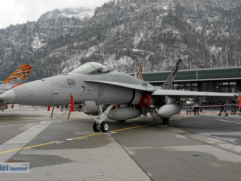 J-5011 F-18C Hornet