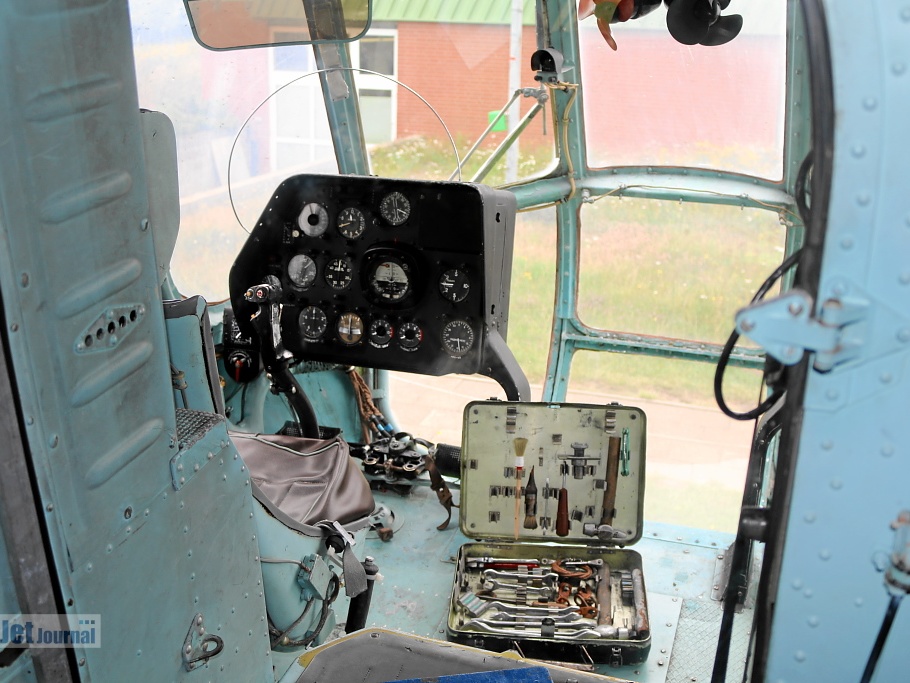 Mi-8 Cockpit (3610 відвідувань) Museum Aeronaticum Nordholz, 2015 Mi-8 Cockpit