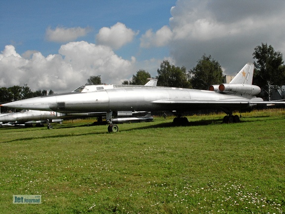 Tupolew Tu-22, 32 rot (2593 visitas) Aufnahmedatum 2003 Tupolew Tu-22, 32 rot