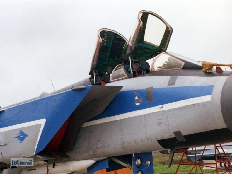 mig31-cock-99-10c_20091230_1790610767.jpg