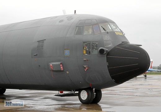 5152 61-PI C-130H-30 ET02 061 French AF