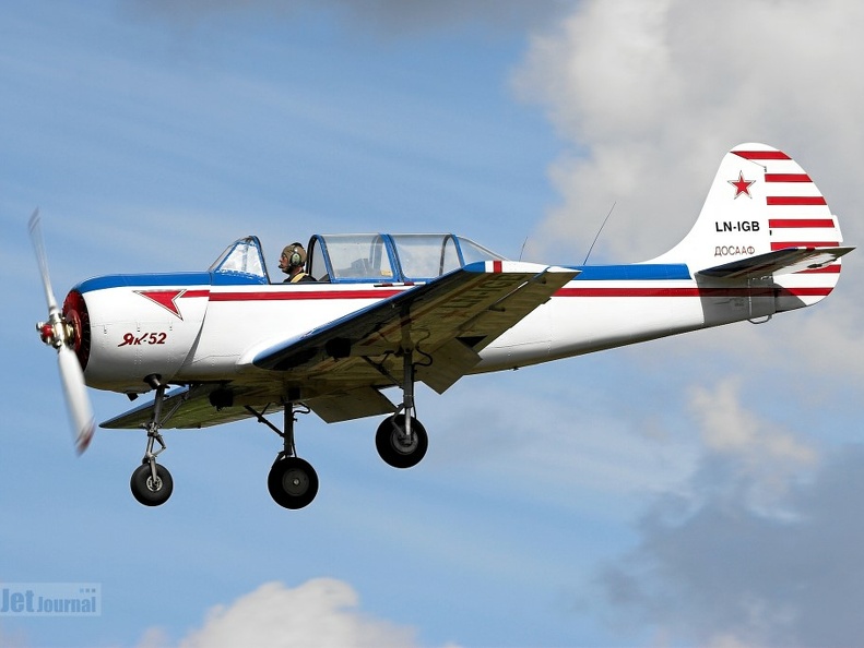 LN-IGB Aerostar Jak-52 (1377 visitas) LN-IGB Aerostar Jak-52