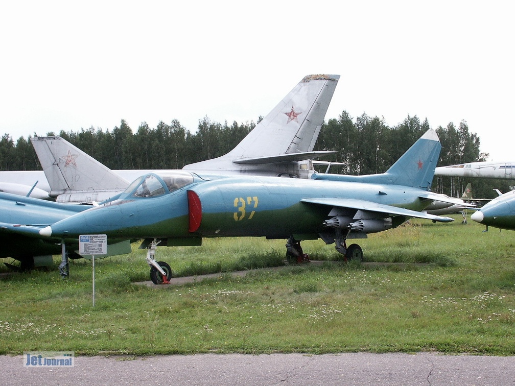 Jakowlew Jak-38, 37 gelb (ex. 14 gelb)
