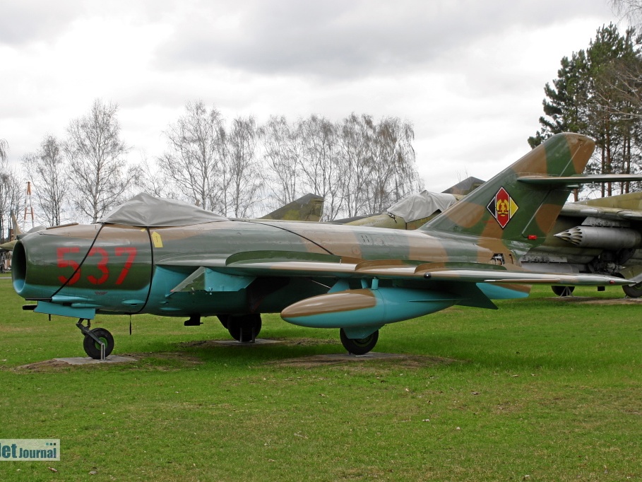 MiG-17F, 537 rot, ex. NVA (3310 Besuche) MiG-17F, 537 rot, ex. NVA