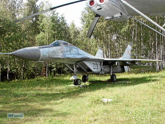 MiG-29, 03 blau