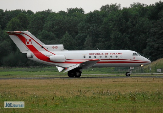 045 Yak-40 36.SPLT