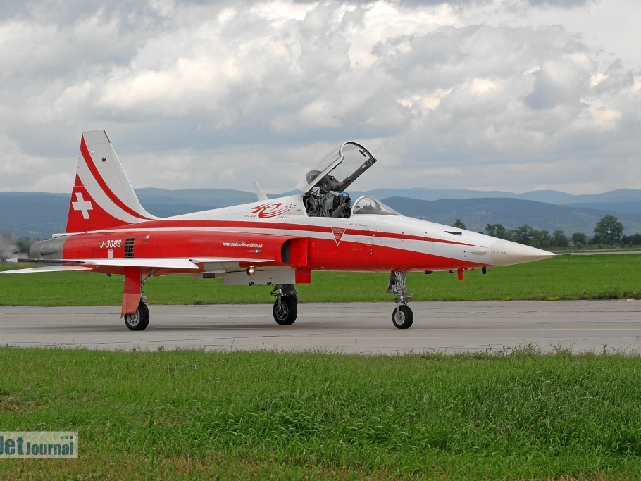 J-3086 F-5E Patrouille Suisse (2557 návštěv) J-3086 F-5E Patrouille Suisse