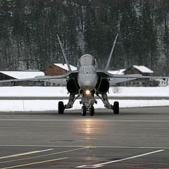J-5016 F-18C Hornet Pic6 (3952 visites) J-5016 F-18C Hornet Pic6