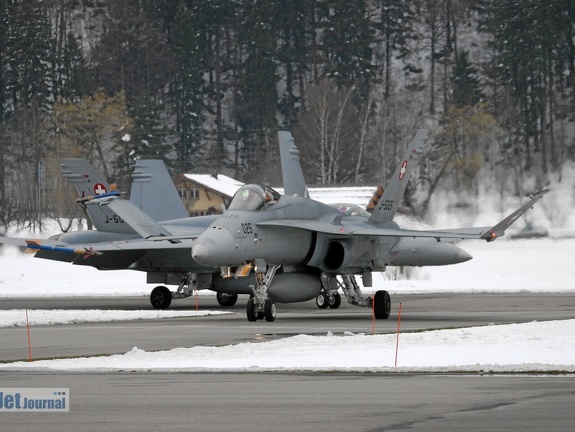 J-5025 F-18C Hornet