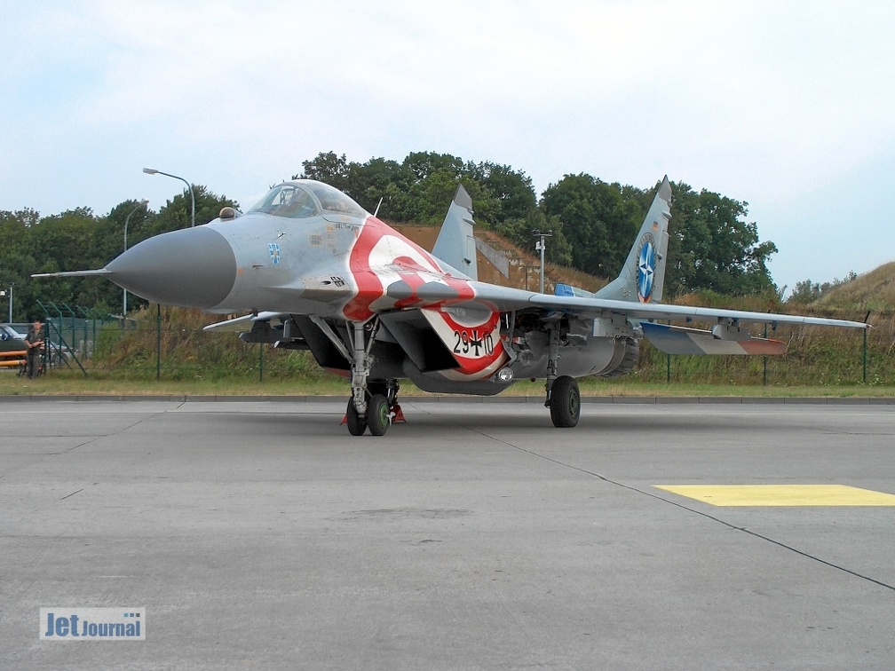 29+10 MiG29 JG73 (5396 Besuche) Fototag JG73"S" Laage 21.08.2003 29+10 MiG29 JG73