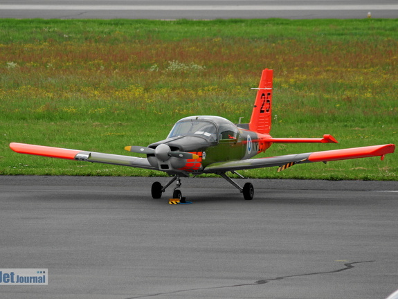 VN-25 L-70 Vinka KoulLLv Ilmavoimat (2352 Besuche) Midnight Sun Airshow Kauhava 25.06.2004 VN-25 L-70 Vinka KoulLLv Ilmavoimat