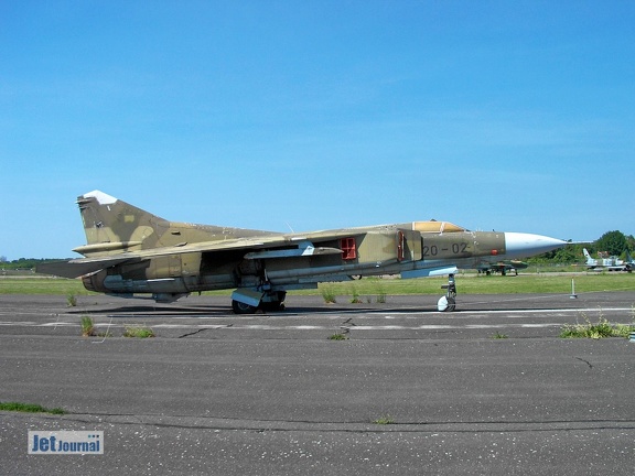 577 MiG-23MF Flogger (4420 visites) 577 MiG-23MF Flogger
