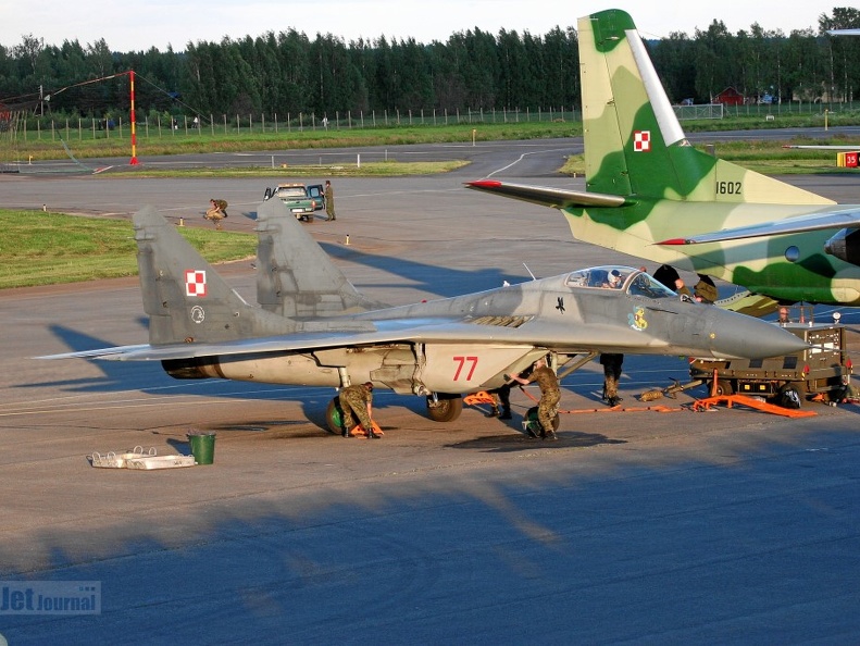 77 MiG-29 Polish Air Force (2229 Besuche) Lentajien Juhannus Midnight Sun Airshow 2006 Kauhava Finnland 77 MiG-29 Polish Air Force