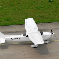 D-EOSG Cessna C172R Skyhawk (3105 visitas) D-EOSG Cessna C172R Skyhawk