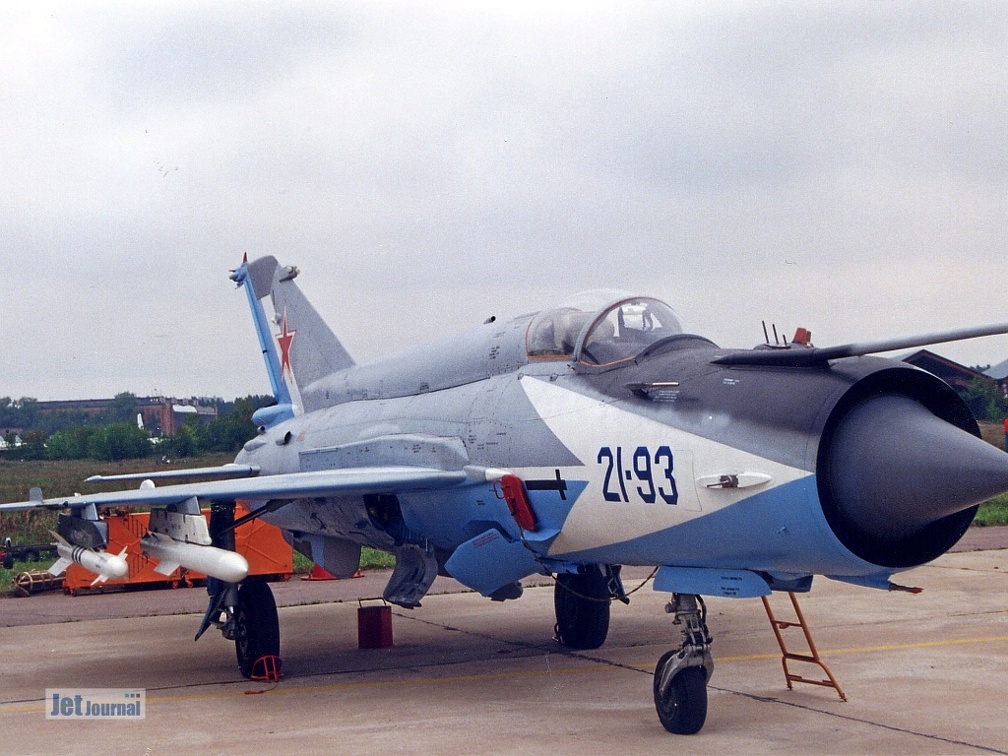 MiG-21-93 (просмотров: 3355) MAKS 1999 MiG-21-93