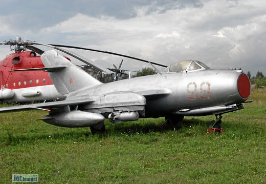 MiG-15bisISch, 98 rot