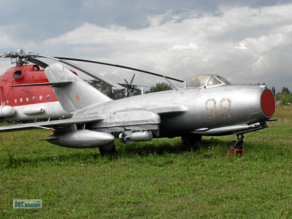 MiG-15bisISch, 98 rot (2136 Besuche) Monino 2003 MiG-15bisISch, 98 rot