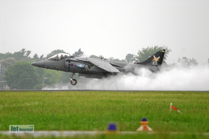 zd407_36_harrier_gr7_20rsqn_raf_pic4_12_20090501_2023090465.jpg