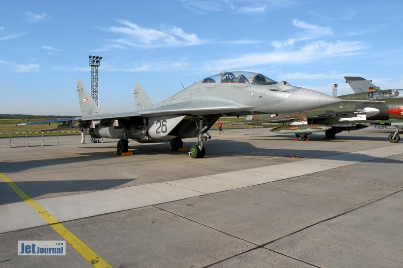 26_mig-29ub_aus_ungarn_7_20090502_1858454855.jpg