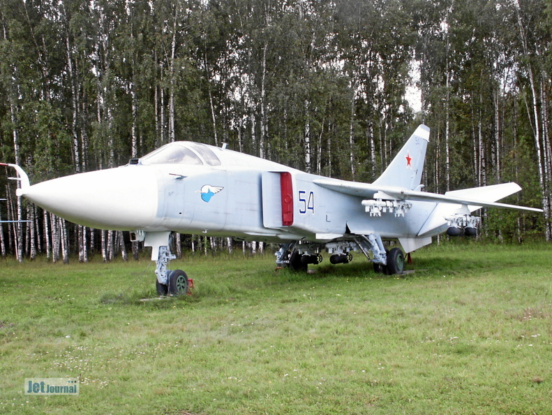 Suchoi Su-24, 54 blau (2207 odwiedzin) Monino 2003 Suchoi Su-24, 54 blau