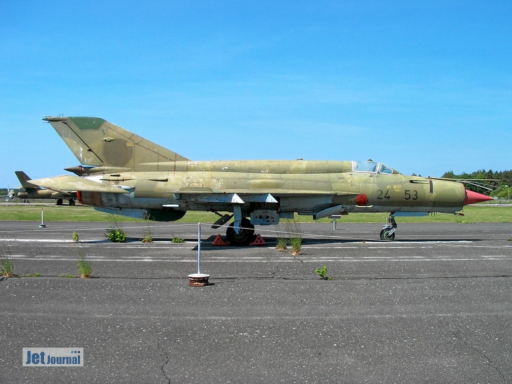 990 MiG-21bis (3957 Besuche) 990 MiG-21bis
