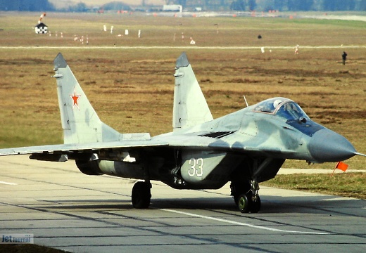 33 weiss, MiG-29