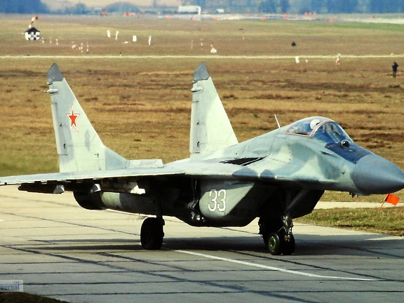 33 weiss, MiG-29