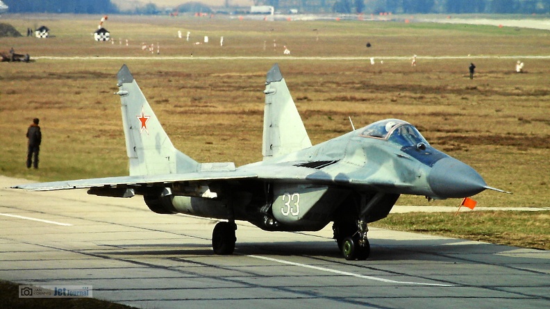 mig29-33weiss-jetjournal-10c_20161225_1248157044.jpg