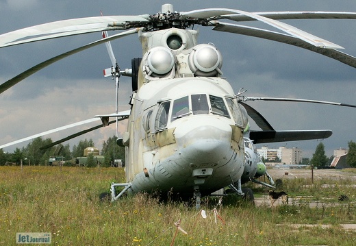 Mi-26, dahinter Mi-6 und Wachhund