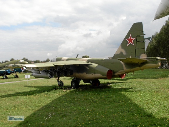 Suchoi Su-25 Heckansicht, 66 blau