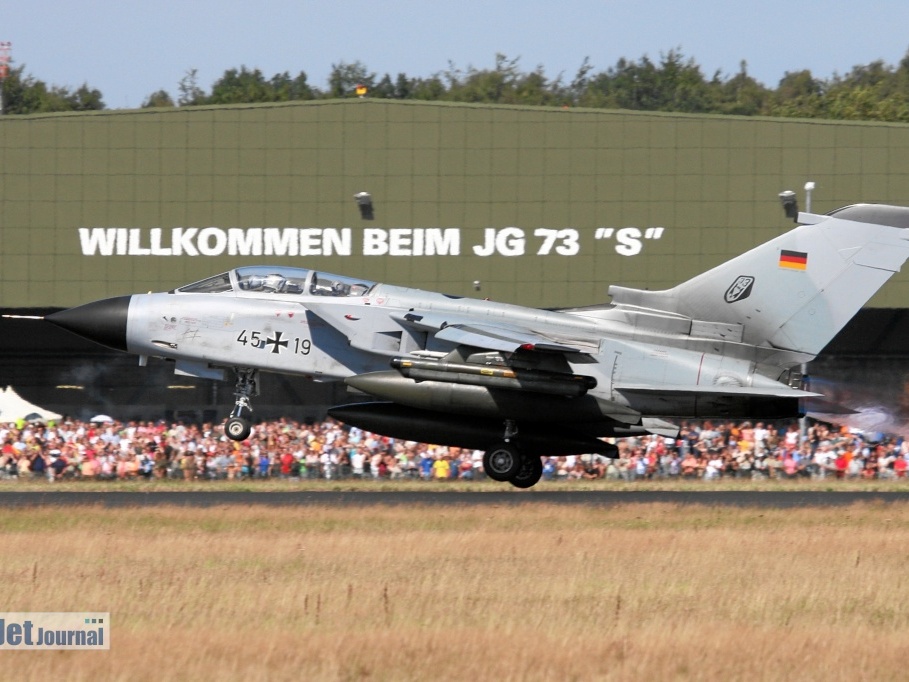 45+19 Tornado IDS JaboG33 beim Start zur zweiten Vorfhrung (просмотров: 2300) 45+19 Tornado IDS JaboG33 beim Start zur zweiten Vorfhrung