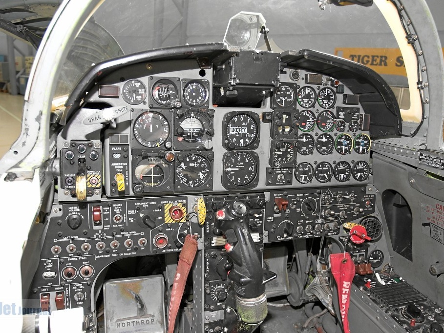 105 RF-5A Cockpit (6244 visits) 105 RF-5A Cockpit