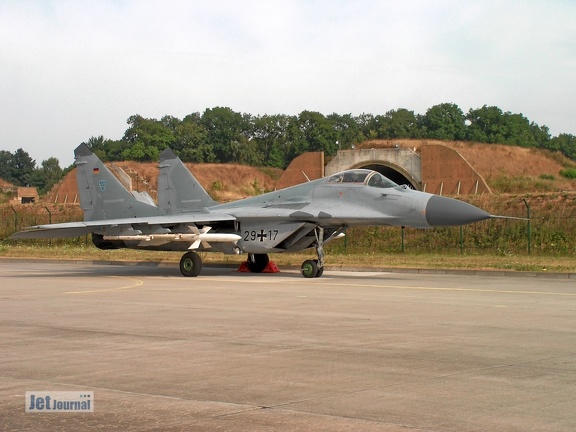 29+17 MiG-29G (5554 Besuche) Fototag JG73"S" Laage 21.08.2003 29+17 MiG-29G