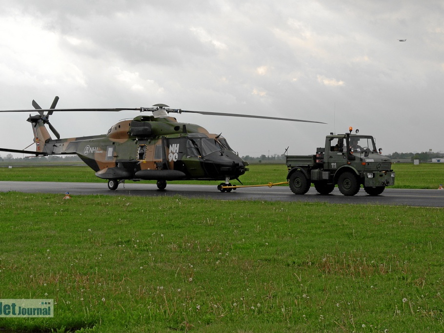Schleppvorgang NH90 F-ZWTI (781 Besuche) Schleppvorgang NH90 F-ZWTI