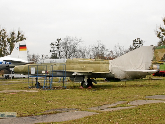 258 NVA, MiG-21U400 (3221 visitas) 258 NVA, MiG-21U400