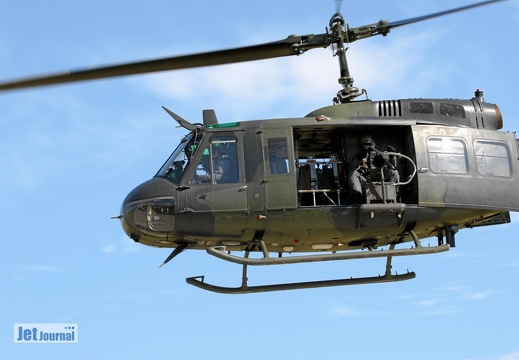Begleit- und Feuerschutz wurde mit zwei UH-1D sichergestellt