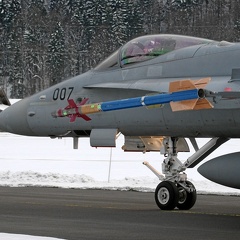 J-5007 F-18C Hornet Pic4 (3786 Besuche) J-5007 F-18C Hornet Pic4