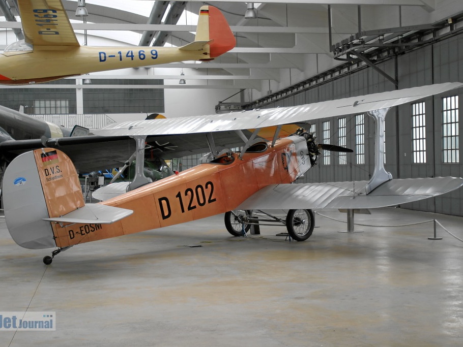 D-EOSM D-1202Udet Flamingo Pic4 (2592 visits) D-EOSM D-1202Udet Flamingo Pic4