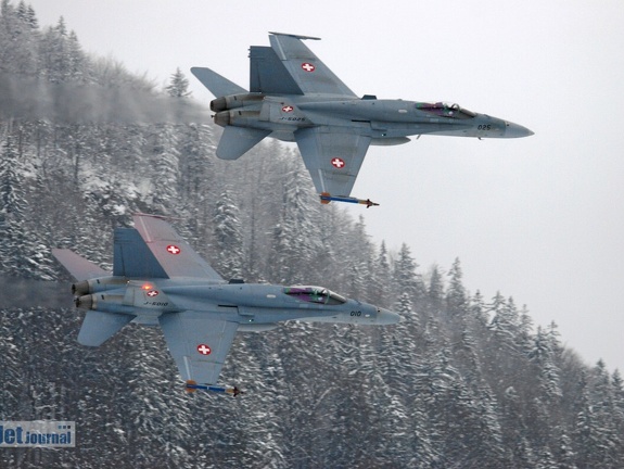 J-5025 F-18C J-5010 F-18C