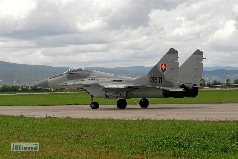 3911_mig-29_1slk_slovak_af_pic3_13_20090430_1198091564.jpg