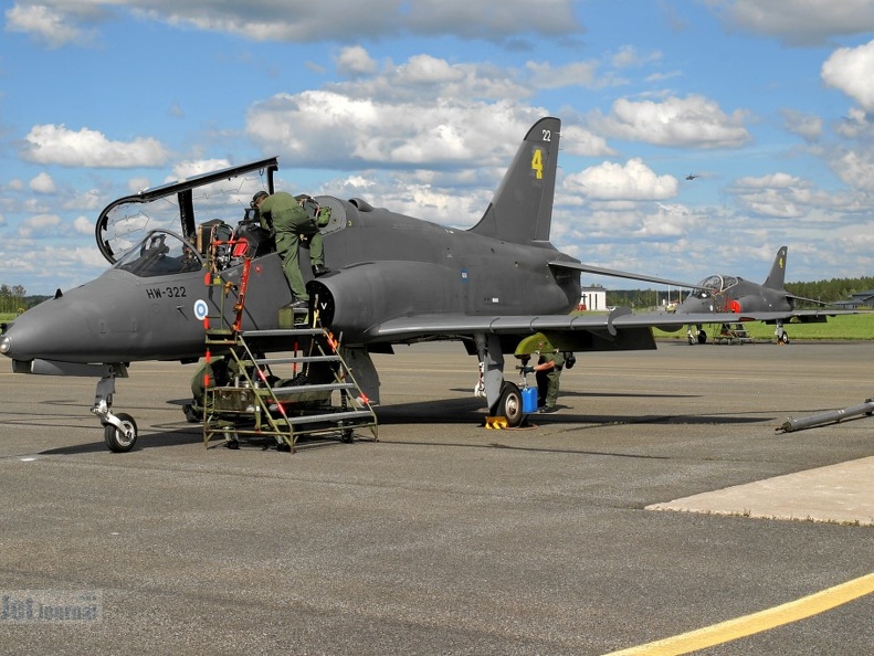 HW-322 Hakw MK51 Ilmavoimat, Midnight Hawks yellow 4