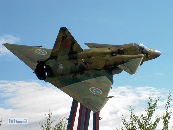 37031 Saab AJ37 Viggen Söderhamn Schweden (просмотров: 1658) 37031 Saab AJ37 Viggen Söderhamn Schweden