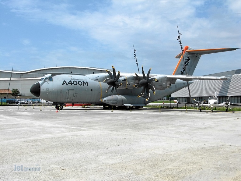F-WWMT Airbus A400M Grizzly (4547 visits) F-WWMT Airbus A400M Grizzly