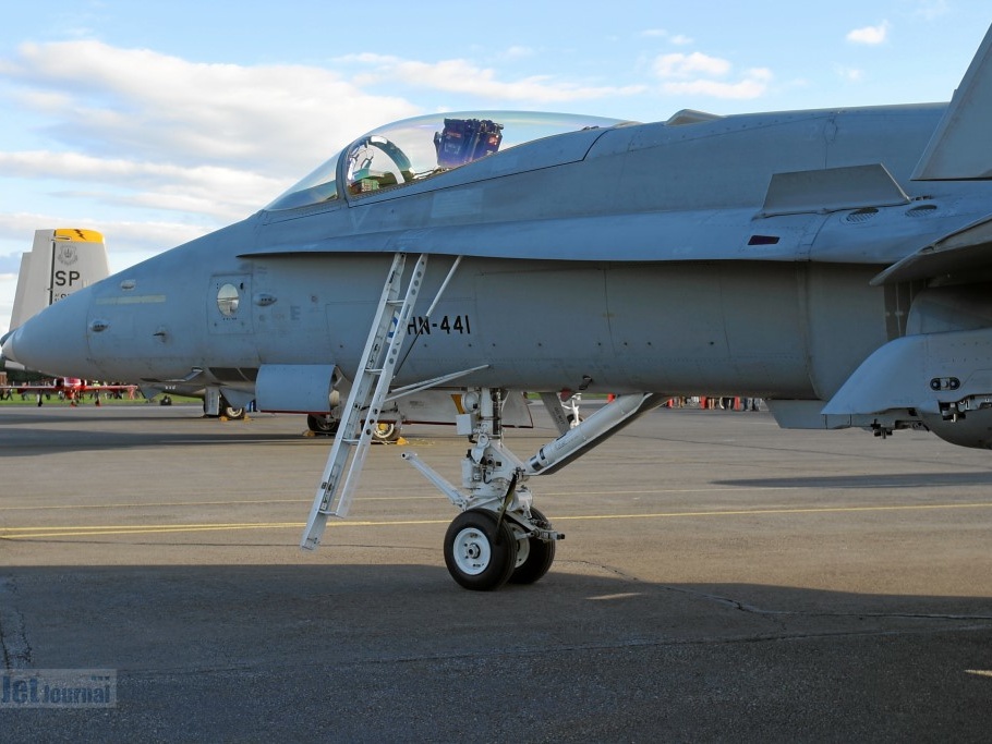 HN-441 F-18C Hornet (2321 visitas) Lentajien Juhannus Midnight Sun Airshow 2006 Kauhava Finnland HN-441 F-18C Hornet