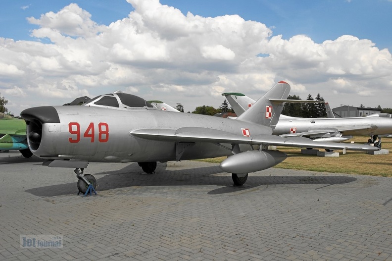 948_mig-17pf_20150827_1805800837.jpg