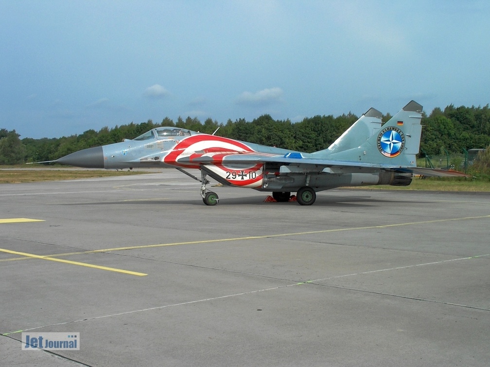 29+10 MiG29 JG73 (5414 Besuche) Fototag JG73"S" Laage 21.08.2003 29+10 MiG29 JG73