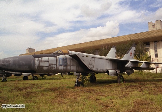 MiG-25PD, 08 blau