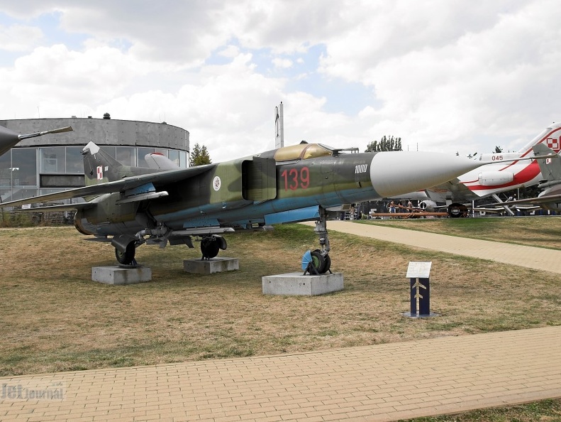 139 MiG-23MF (2823 visitas) 139 MiG-23MF