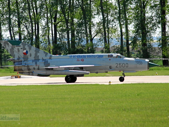 2500 MiG-21MFN 211tl CzAF (2450 odwiedzin) Open Day Caslav 2005 2500 MiG-21MFN 211tl CzAF