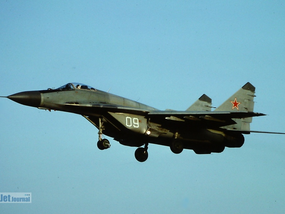 09 weiss, MiG-29 (3650 visitas) Finow, ca. 1991 09 weiss, MiG-29